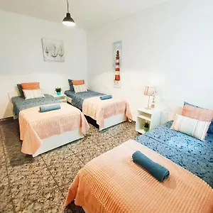 By Plaza Urquinaona Hostel